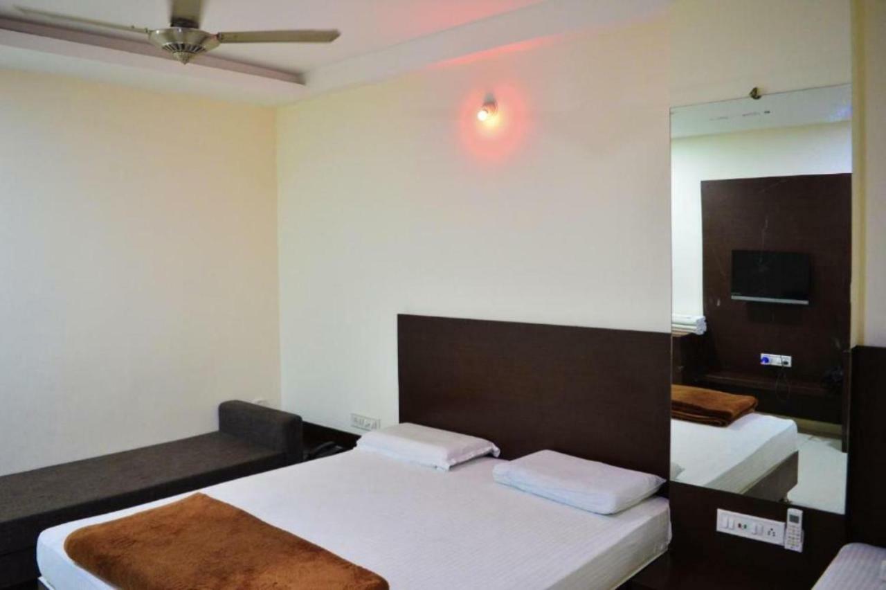Hotel Maheshwari Avenue Ujjain Eksteriør bilde
